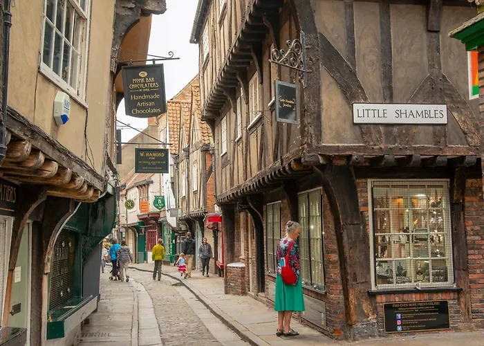 51 Main Avenue Luxurious Modern House With Garden & Parking Pass The Keys Nyaraló *