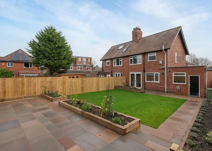 51 Main Avenue Luxurious Modern House With Garden & Parking Pass The Keys *